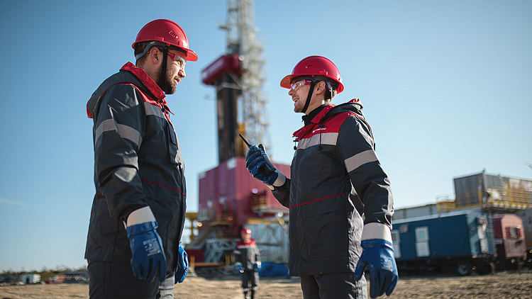 Кейс «НафтаГаза»: когда интранет — не для офиса, а для буровиков